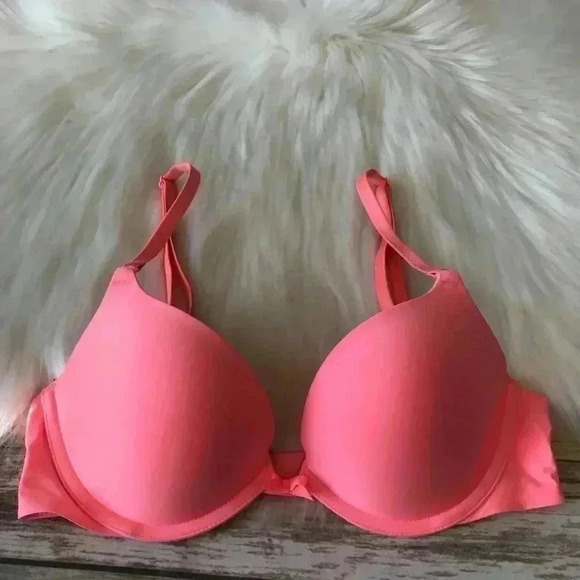 Victoria Secret Push Up Bra - Picture 7 of 7